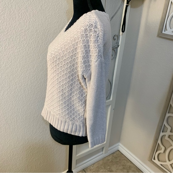 Amer Eagle Outfitter basic cream sweater, 3/4 sleeves - Picture 2 of 10